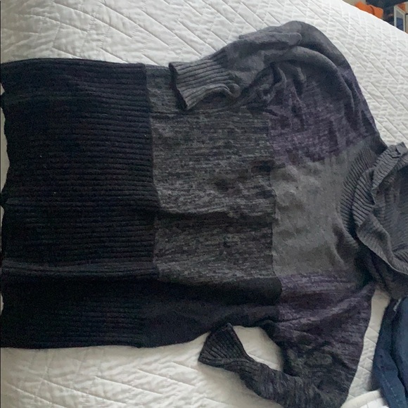 Bcbg sweater tunic - Picture 3 of 3